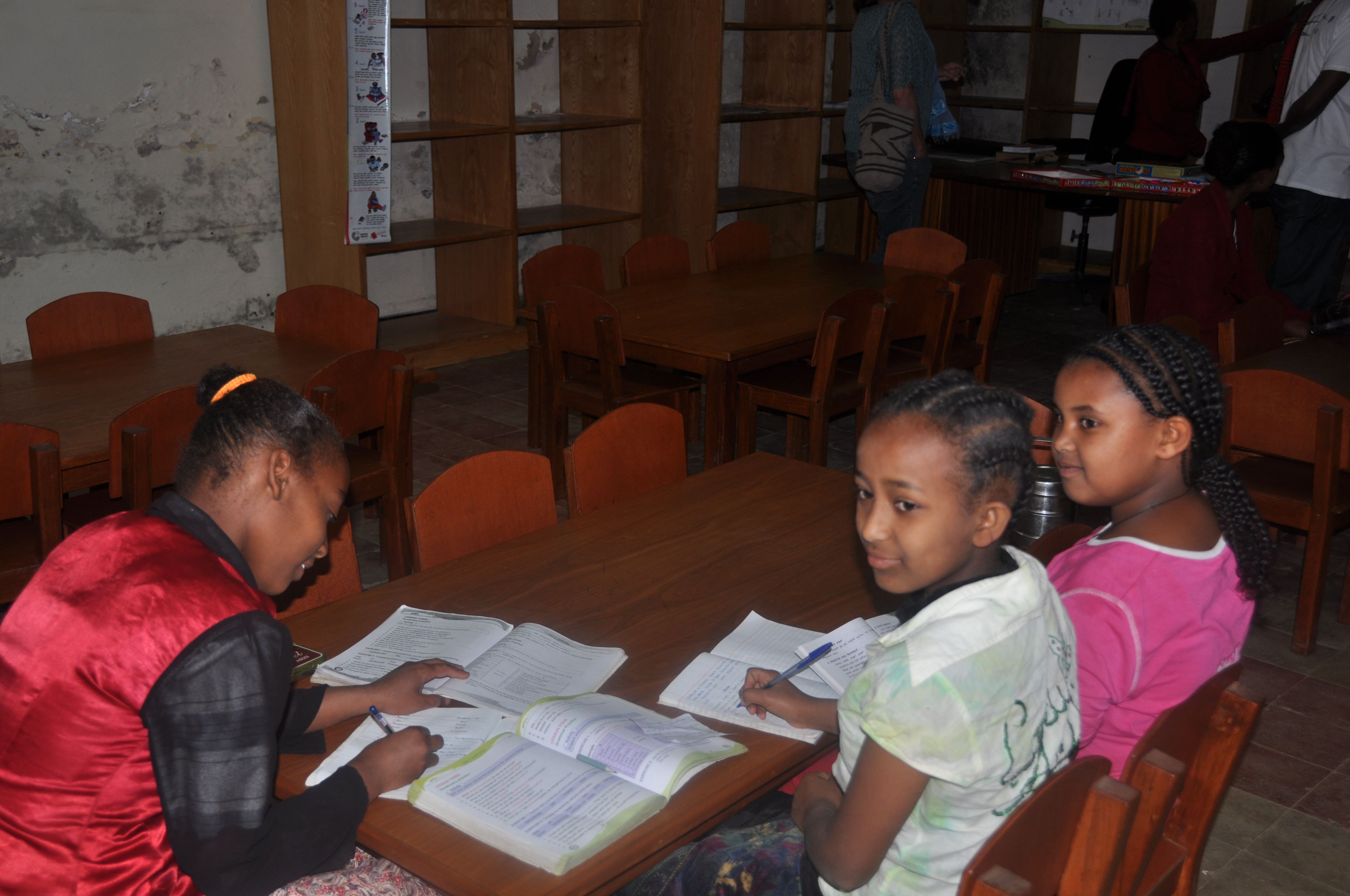 biblioteca en Addis Abeba