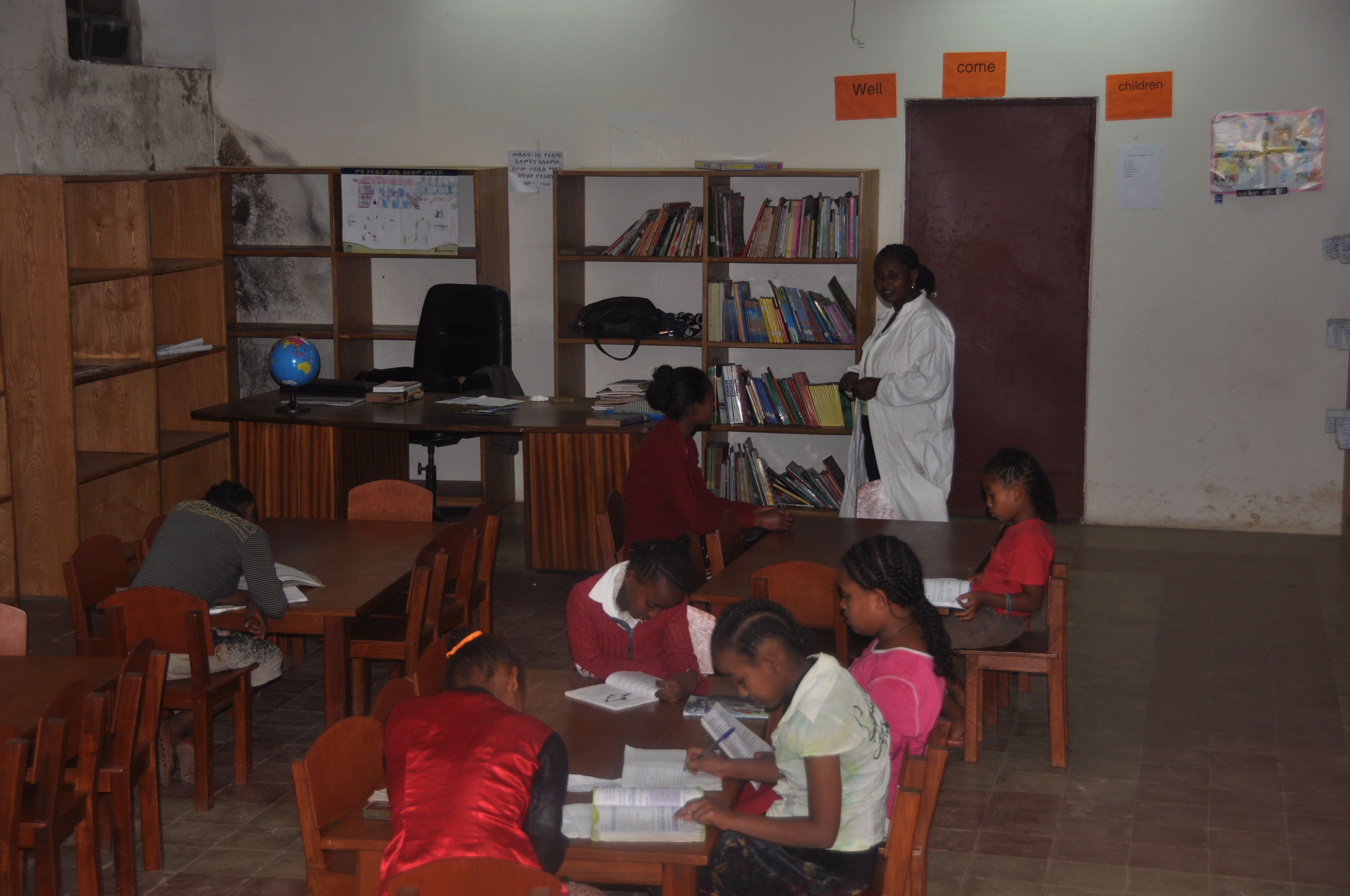 biblioteca en Addis Abeba